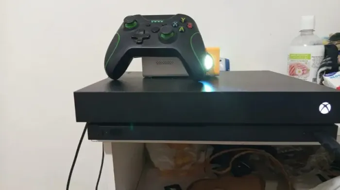 xbox one x + 1 controle original