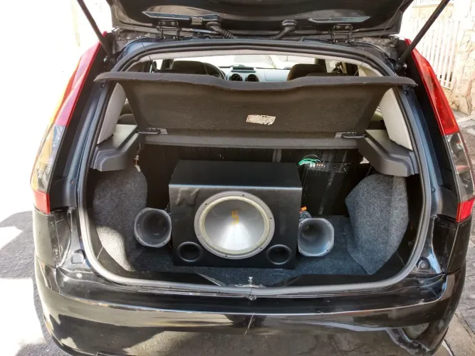 Caixa Selada 12 Pol Bravoxx 400 rms Mais 2 Cornetas