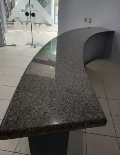 BANCADA/MESA/ESCRIVANINHA/ESTAÇÃO DE TRABALHO/BALCÃO ETC...EM GRANITO POLIDO