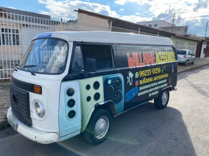 Volkswagen Kombi Furgão (álcool) 2006