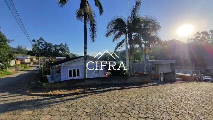 02 Casas de Madeira - Venda - 06 quartos - 300m2 - Rua Humberto Sandri - Bairro Fruteira -