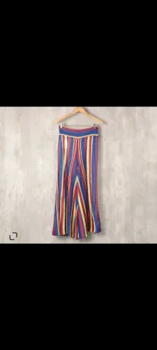 Calça colorida super estilosa