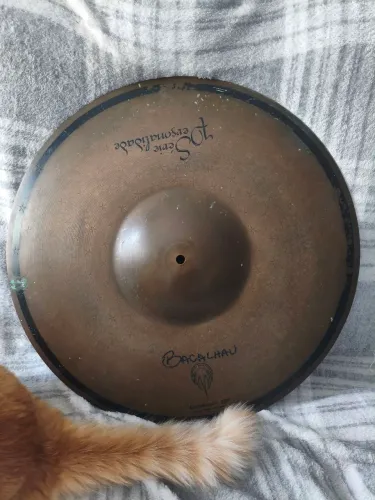 Pratos de bateria