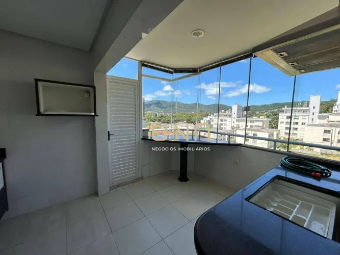 Cobertura com 4 dormitórios à venda, 263 m² por R$ 1.880.000,00 - Córrego Grande - Florian