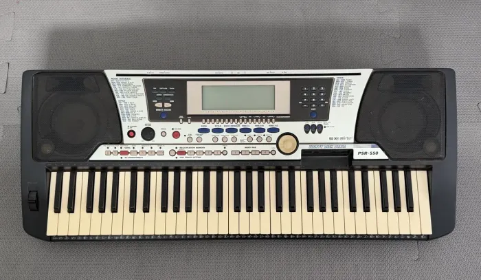 Teclado Yamaha PSR-550