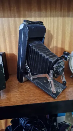 Maquina fotográfica de fole antiga