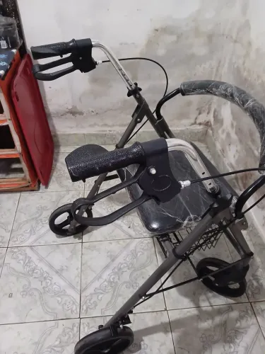 Andador seminovo