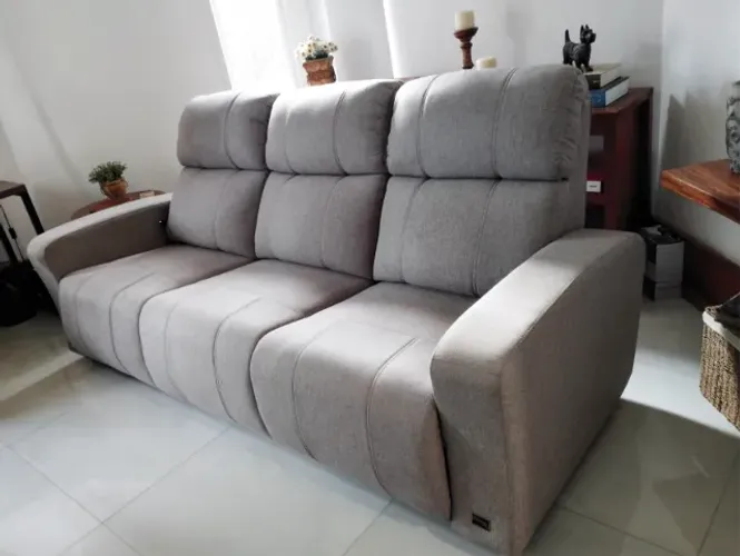 Sofá 3 lugares Plenitude Design reclinável elétrico - suede preto | seminovo!