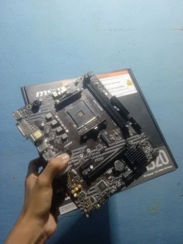 Vendo placa mãe msi A520 AM4