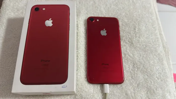 Vendo IPhone 7 vermelho