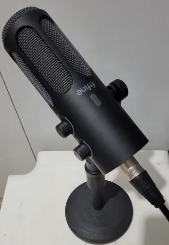 Microfone para podequest da marca Fifine, modelo Tank 3 - Novo.