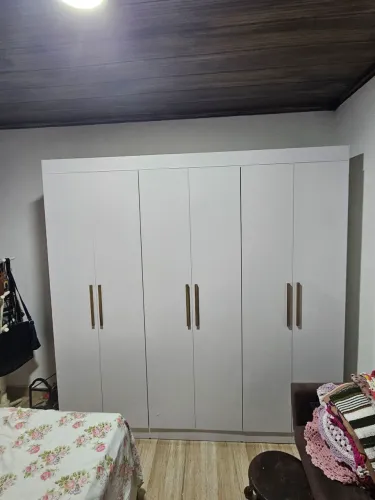 Guarda - Roupas