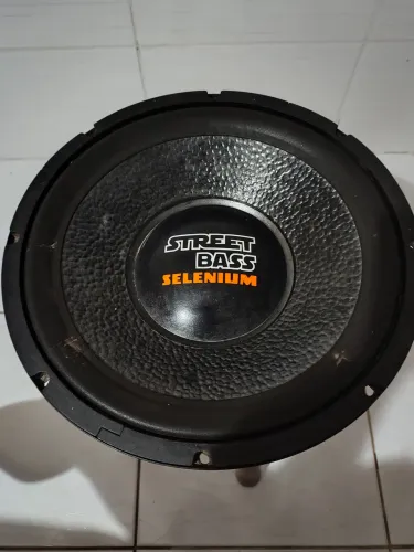 Stret Bass selenium 300rms