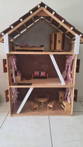 Casinha de boneca artesanal