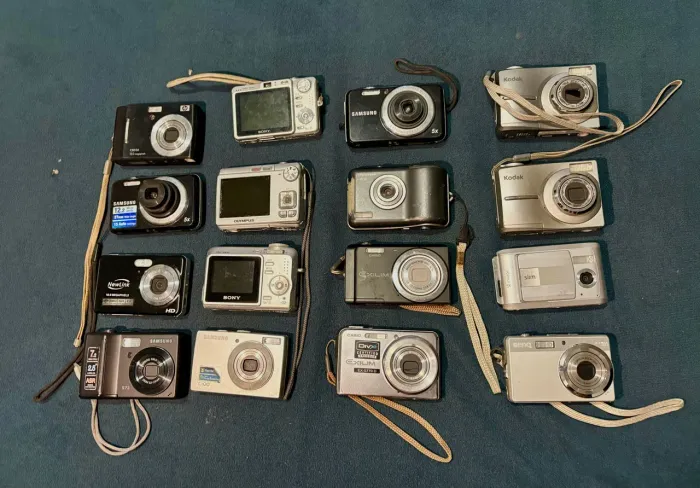 Lote de 16 câmeras antigas cybershots power shots canon sony samsung fujifilm