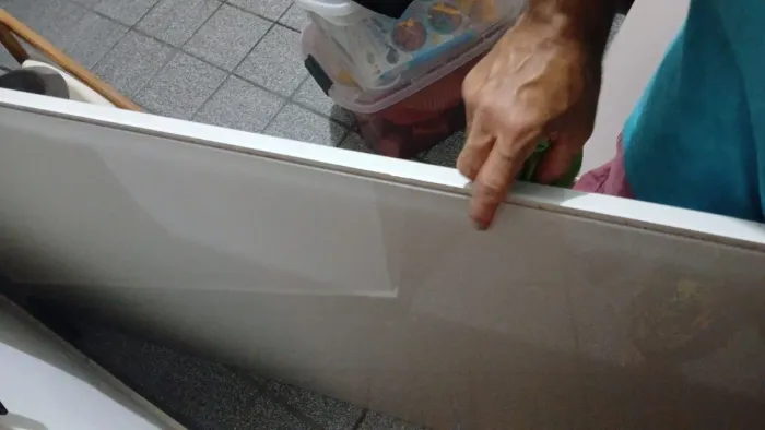 Vendo tampo de vidro com base MDF para mesa