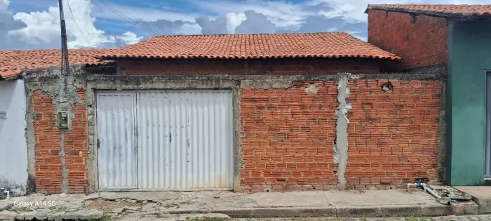 Vendo uma coisa. Bem localizada.proximo ao campo do conjunto Francisco marreio,
