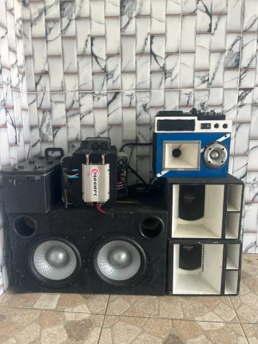 Vendo som automotivo
