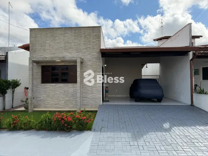 Casa à Venda no Condomínio Costa Rica - 3 Quartos, 1 Suíte