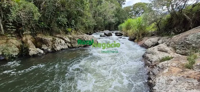 TERRENO RURAL COM RIO DE ÁGUA CRISTALINA EM ITAMONTE-MG