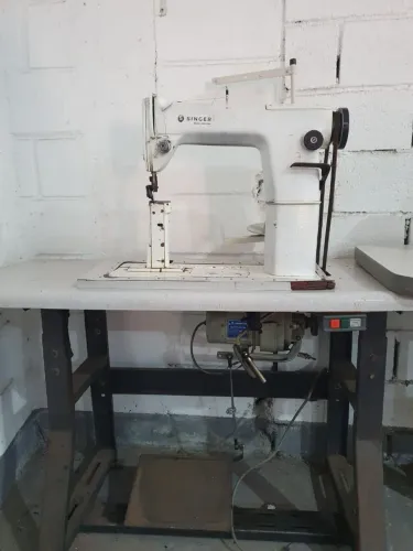 Máquina de Costura de Coluna Singer 