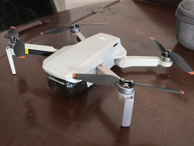 Drone DJI Mini SE Combo Fly More com 4 Baterias