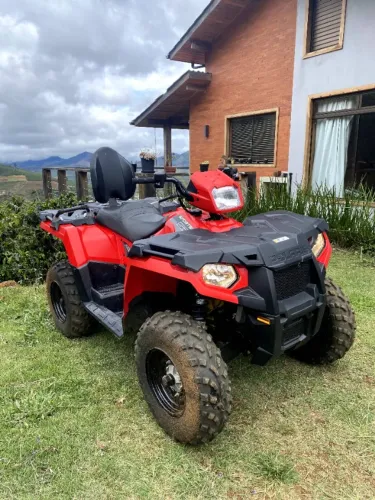Quadriciclo Polaris Sportsman Touring 1.200km