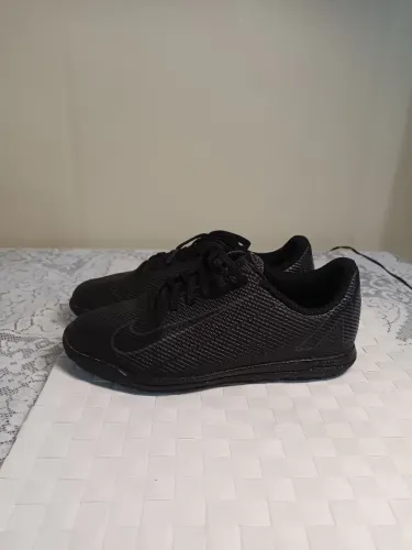 Chuteira society infantil Nike