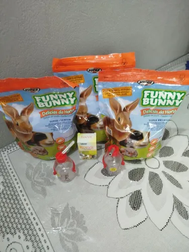 3 pacotes de ração Funny Bunny Super Premium, 2 bebedouros bico alumínio 1 vitamina Roevit