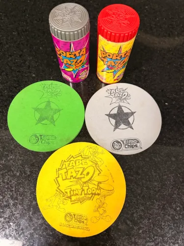 Lote de Tapetazos e Porta Tazos Elma Chips