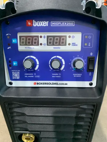 Máquina de Solda Multiprocesso 250A Boxer