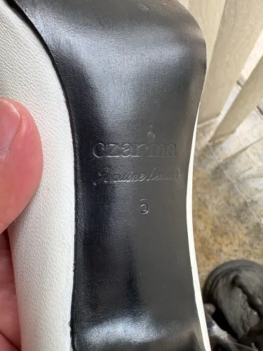 Sapato Scarpin Vintage Czarina em Pelica Branca com Salto de Metal - Tam. 38 (Com Caixa)
