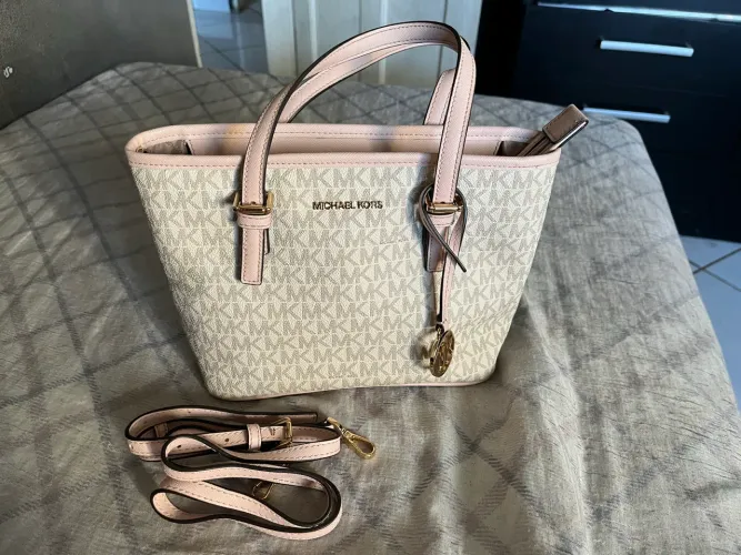 Bolsa Michael Kors Jet Set Travel Extra Small Monograma- Original (código 35T9GTVT0B)