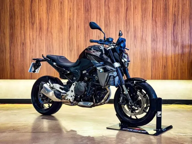 BMW F900 R Triple Black 2024