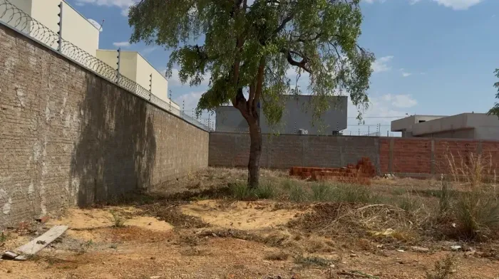 ALC SO 141 B ,Lote com 11,5x25 murado em L, aterrado frente p norte