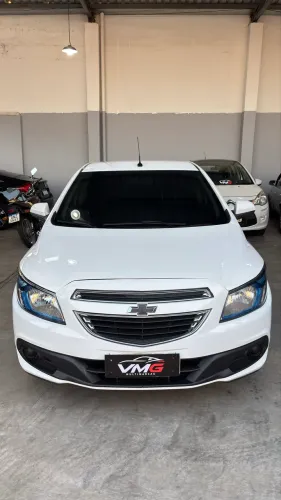 Chevrolet Onix Hatch Lollapalooza 1.0 8V Flex Power Mec. 4P 2014