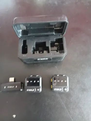 Vendo microfone de lapela sem fio da marca ?GOLD (A?Gold), perfeito estado.