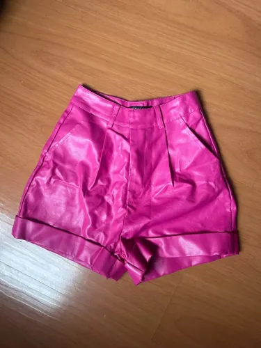 shorts rosa couro tamanho petite