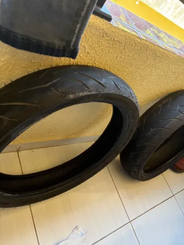Par de pneus Pirelli Diablo Rosso 2 100/80 e 140/60