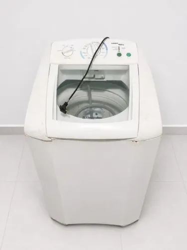 Máquina de Lavar Electrolux Turbo Economia 9 kg ? Para Conserto ou Revenda