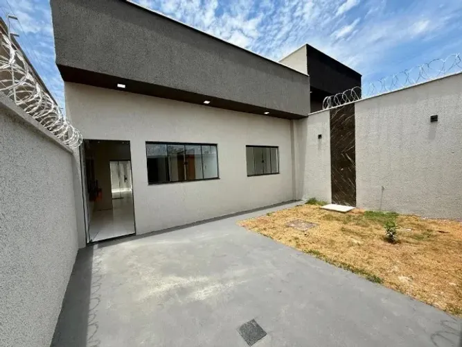Casa 3 Quartos | Garagem | Entrada Facilitada