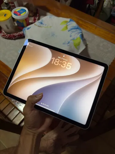 iPad Air 11" com chip M3 (2025), 128GB, Wi-Fi, Cor Dourada
