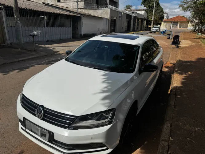 Volkswagen Jetta Comfortline 1.4 TSI 16V 4P Aut. 2017