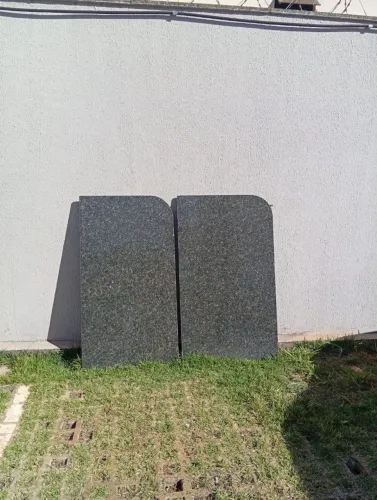 2 Divisórias de Granito