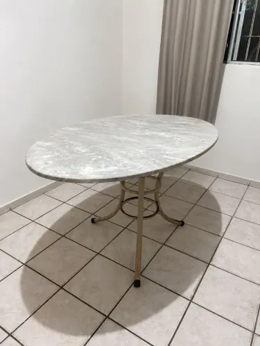 Mesa de mármore 4 lugares