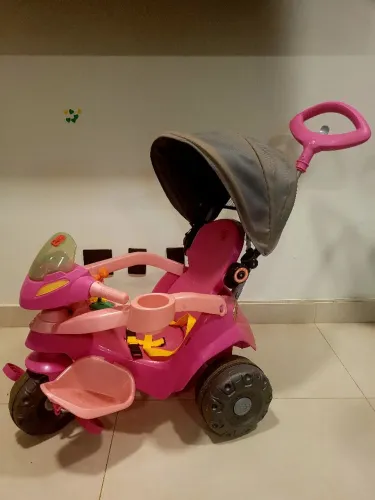 Triciclo infantil reclinável com capota Velobaby
