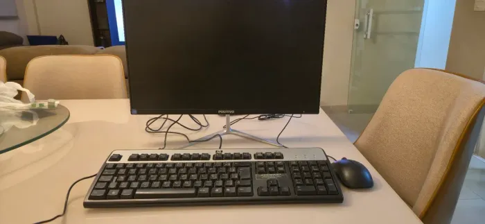 Desktop Positivo All-in-one Intel Celeron N4000 Usado 