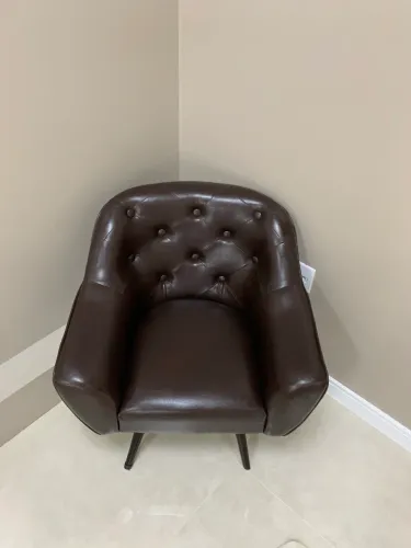 Poltronas em couro