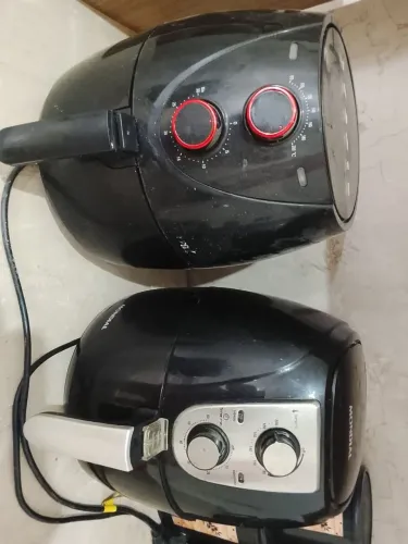Tenho três panelas AirFryer para vender ambos funcionando normalmente retirar em Serra do