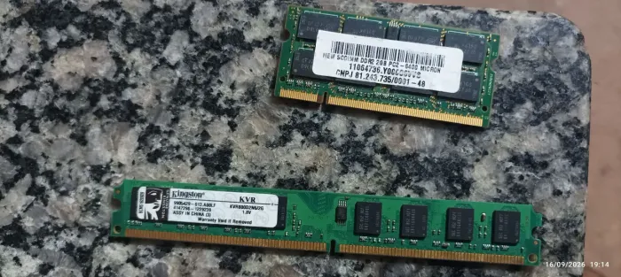 Kit 2 Memórias RAM 2GB DDR2 (1 para Notebook + 1 para PC Desktop) - R$60 as duas